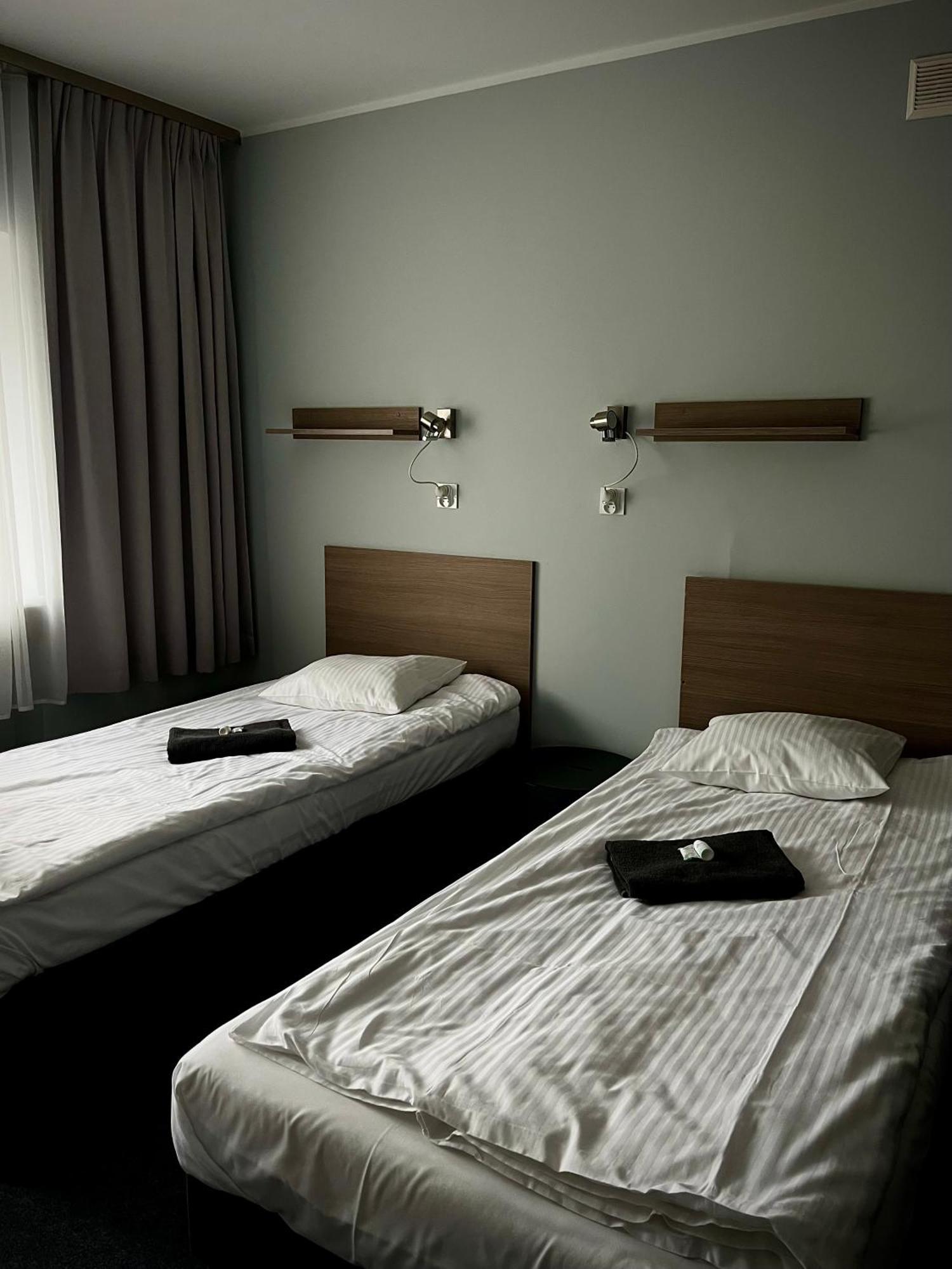 Hostel Azymut Września Exteriör bild