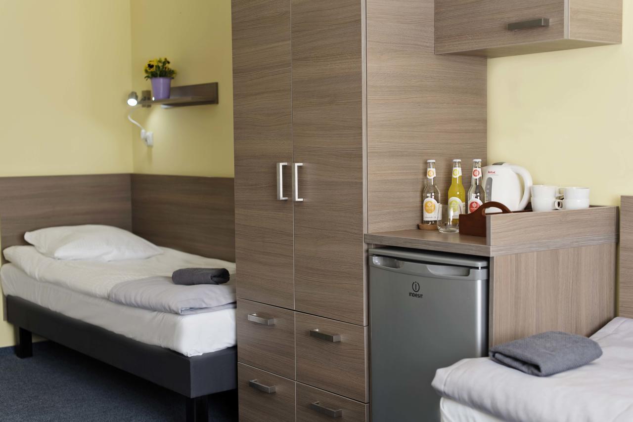 Hostel Azymut Września Exteriör bild