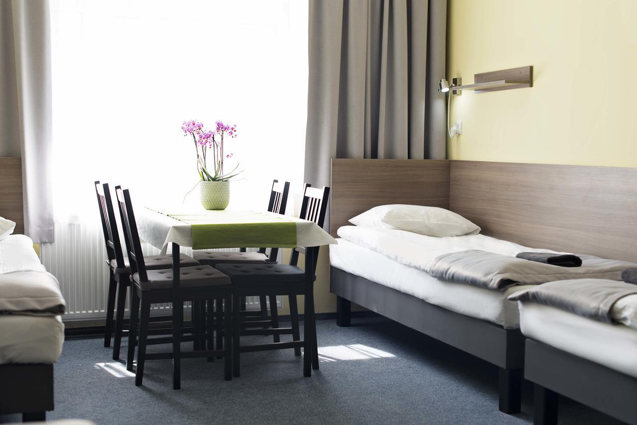 Hostel Azymut Września Exteriör bild